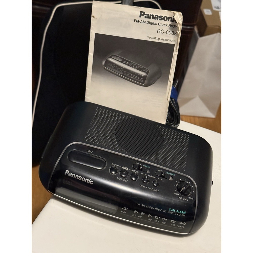 VTG Panasonic RC-6088 AM FM Compact Digital Alarm Clock Radio With Manual , Work